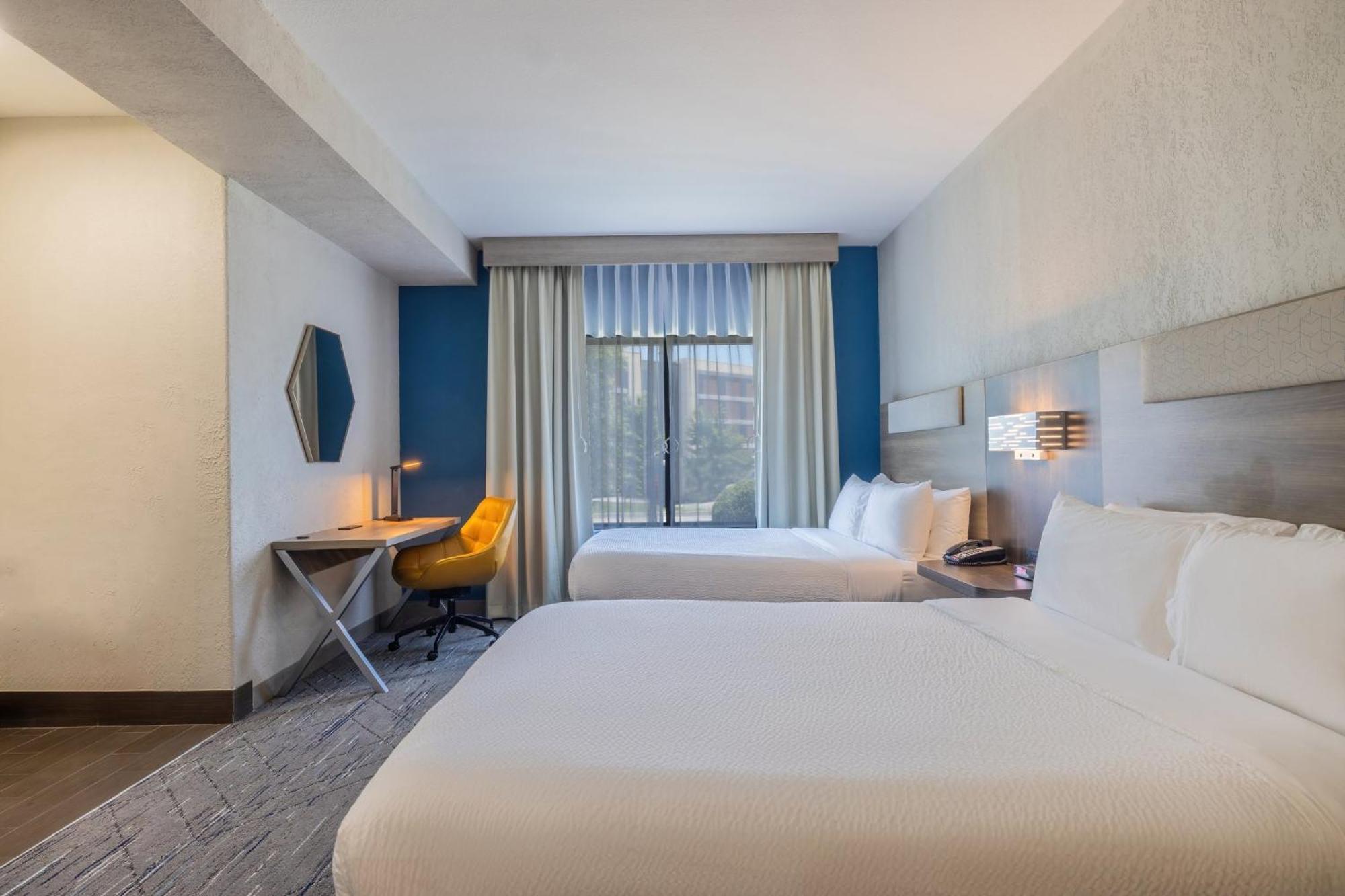 Hotel Express & Kansas Airport By Ihg Kansas City